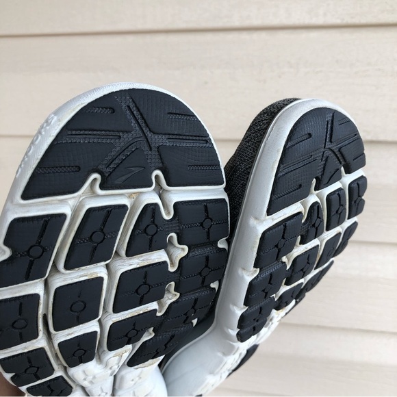 Brooks Flow 7 women’s running Gray / Black Sneakers shoe size 9.5 Medium - Picture 11 of 16